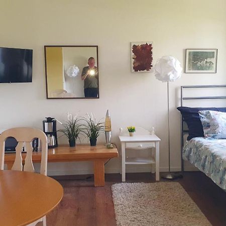 Ekhult Apartments - Ground Floor - Garden And Lake View Ульрисехамн Экстерьер фото